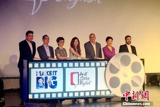 張靚穎勁歌熱舞大秀美腿破“懷孕”傳言 張靚穎勁歌熱舞大秀美腿破“懷孕”傳言