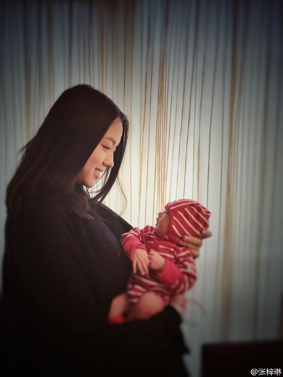 張梓琳首曬女兒臉照 張梓琳首曬女兒臉照