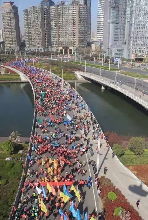 鳴槍開炮，奔跑吧，寶貝！