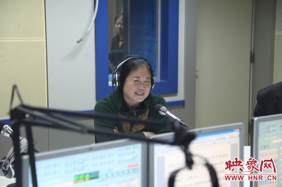 河南省工商局黨組書記、局長周春艷做客信息廣播