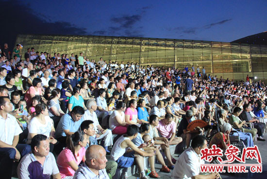 現(xiàn)場的觀眾 現(xiàn)場的觀眾