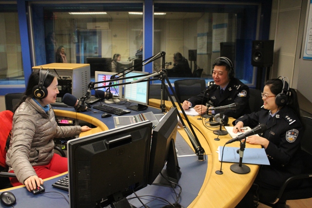 110報(bào)警臺(tái)警官做客《成長心連心》