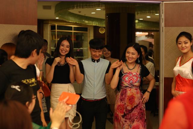 蔚藍、亞楠、安娜