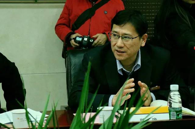 互動結束后華潤燃氣的陳豫總也對各位達人們提出的問題一一作出解答，可是讓大家伙兒們相當滿意呢！