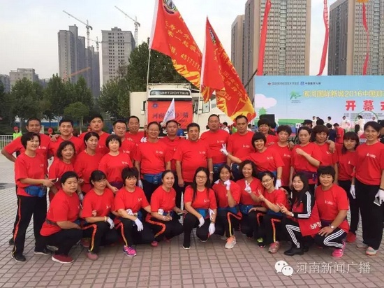 我們龐大的聽(tīng)眾粉絲團(tuán)集結(jié)完畢！