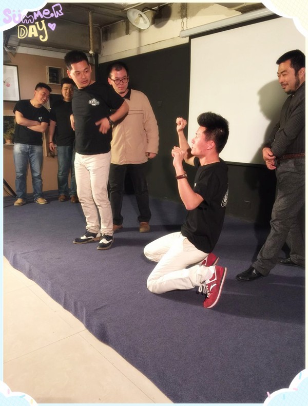 難度增加，連動作都由觀眾設(shè)定~行軍打仗中，路飛是有多怕死？