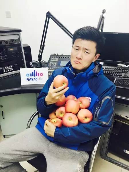 看來，我真的要裸了……