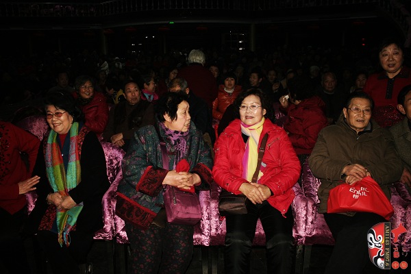 豫劇《朝陽溝》銀環(huán)媽扮演者、著名豫劇表演藝術(shù)家楊華瑞，著名豫劇表演藝術(shù)家王素君