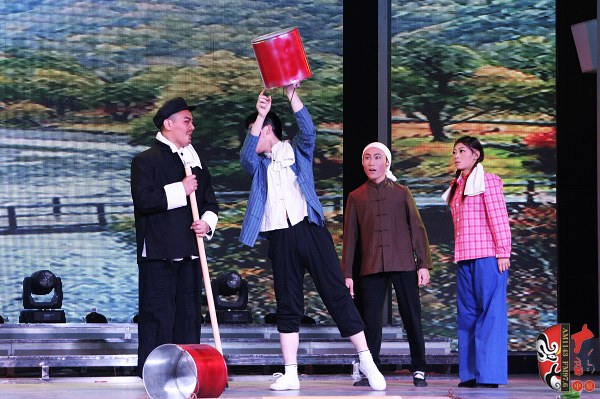 第五場，素雅青年豫劇團(tuán)徐國言飾老支書