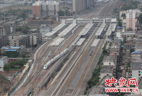 本次運(yùn)行試驗(yàn)由2列CRH2A型動車組擔(dān)當(dāng)，計(jì)劃試驗(yàn)速度為每小時200公里。