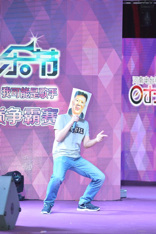 不過(guò)隨后的阿強(qiáng)老師現(xiàn)場(chǎng)傳授RAP教程，同樣不遜于老楊呢??！