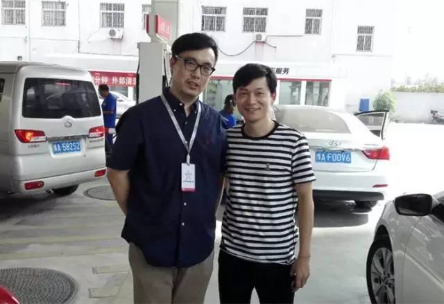 主播陳堂主，這睥睨眾生的眼神