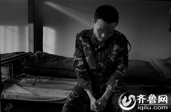 　因癡迷于賭博，研究生方光被學(xué)校開除。方光在濟(jì)南一戒網(wǎng)學(xué)校接受教育