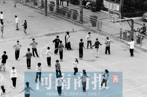 有學(xué)校擔(dān)心，個(gè)人進(jìn)校園鍛煉，安全隱患大