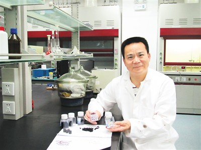 肖天存在實驗室