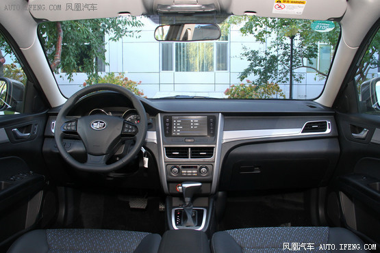 一汽奔騰B30將于今日上市 一汽奔騰B30將于今日上市