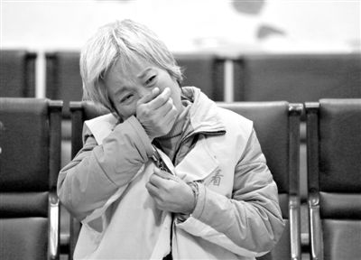 11月20日，河南省鹿邑縣法院，武文英涉嫌故意殺人被審。