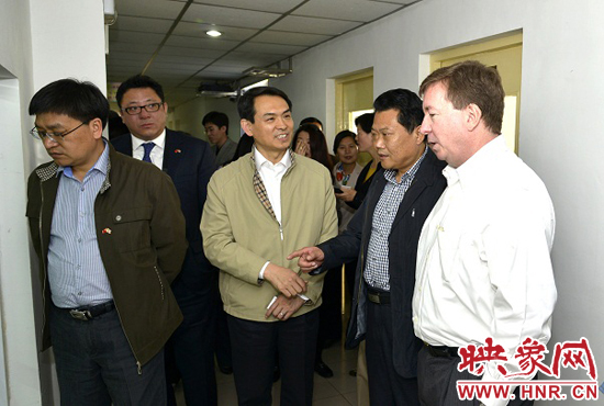 中美兩國(guó)商會(huì)代表團(tuán)參觀雙匯并座談交流 中美兩國(guó)商會(huì)代表團(tuán)參觀雙匯并座談交流