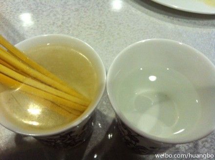 圖片來自黃渤、河北李虎微博