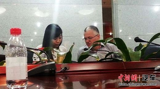 車主提供在維權(quán)過程中接觸德國技術(shù)人員的照片。