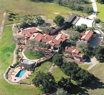 據(jù)稱這就是鄧文迪與布萊爾私會的“默多克牧場”。