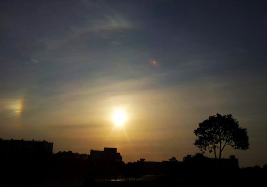 上?，F(xiàn)“3個太陽”