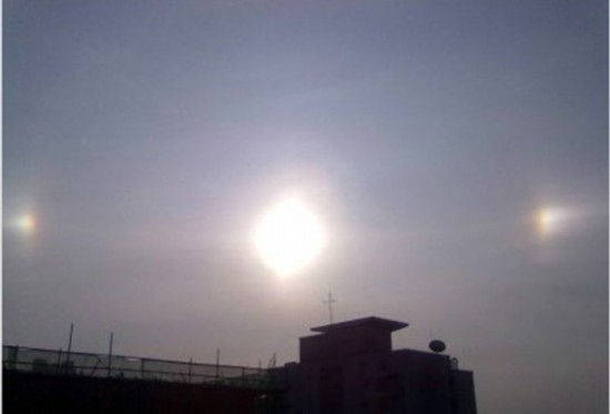 上?，F(xiàn)“3個太陽”