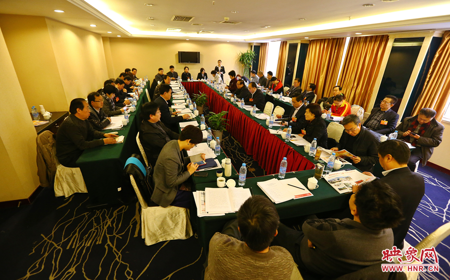 1月15日上午，政協(xié)委員小組會(huì)議，社科、體育、新聞出版組討論現(xiàn)場(chǎng)