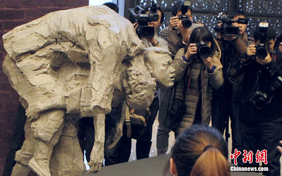 紀(jì)念南京大屠殺遇難同胞雕塑展亮相國(guó)家博物館 紀(jì)念南京大屠殺遇難同胞雕塑展亮相國(guó)家博物館