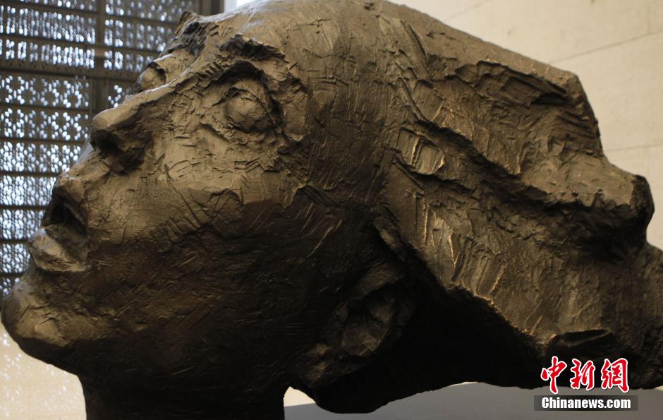 紀(jì)念南京大屠殺遇難同胞雕塑展亮相國(guó)家博物館 紀(jì)念南京大屠殺遇難同胞雕塑展亮相國(guó)家博物館