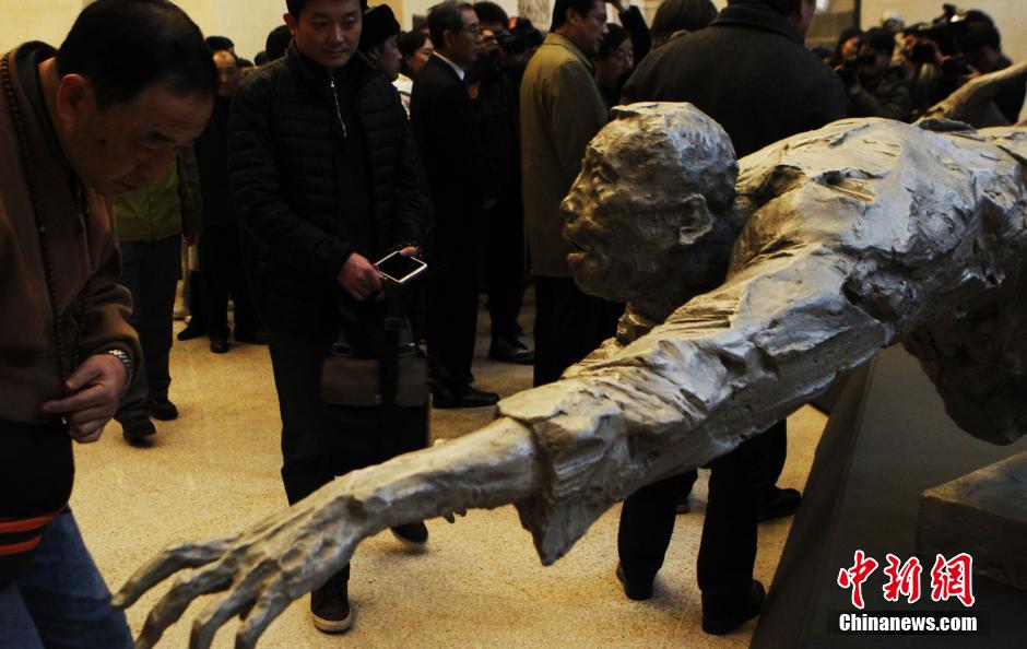 紀(jì)念南京大屠殺遇難同胞雕塑展亮相國(guó)家博物館 紀(jì)念南京大屠殺遇難同胞雕塑展亮相國(guó)家博物館