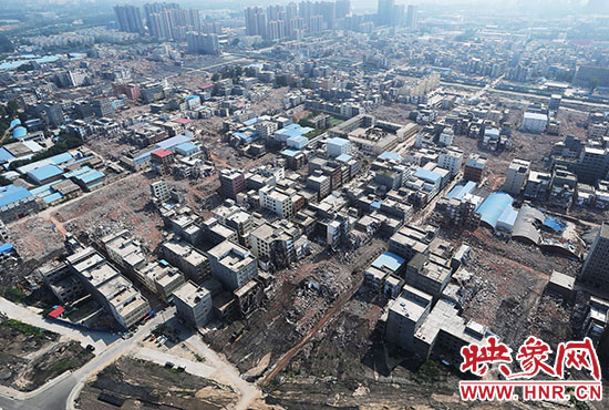 震驚！航拍鄭州城中村拆遷 宛如“地震災(zāi)區(qū)”