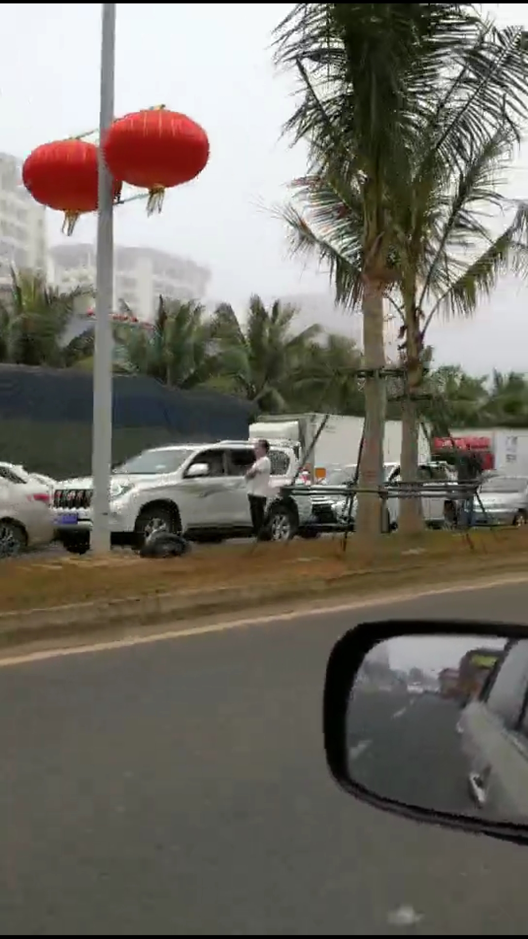 一家五口滯留?？?天 港口附近方便面都買不到