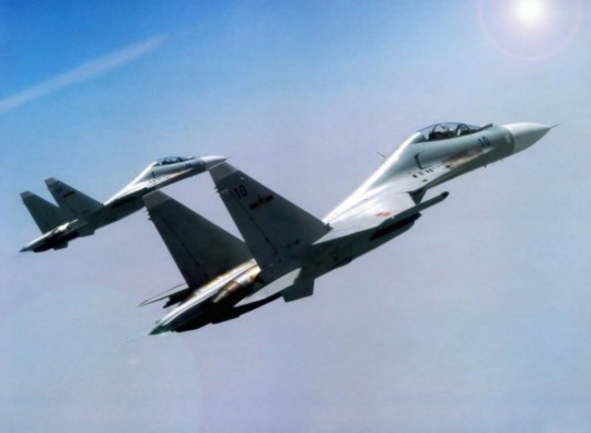 資料圖：解放軍蘇-30戰(zhàn)機。