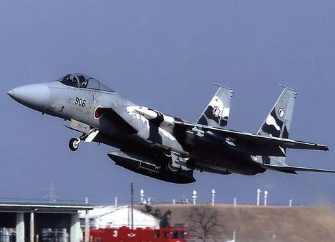 資料圖：日本空軍自衛(wèi)隊F15戰(zhàn)機。