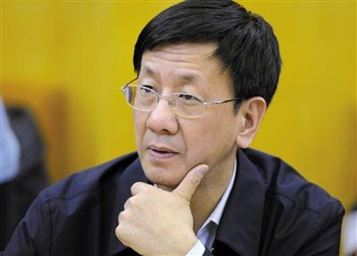 昨日，最高檢檢察長(zhǎng)曹建明在遼寧團(tuán)參加“兩高”報(bào)告分組審議。記者 陳杰 攝