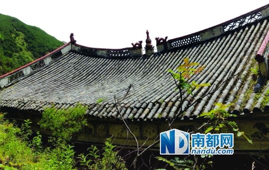 　照光寺在致歉微博中稱，該寺位于蒼山之上，年久失修，且沒有防火通道。