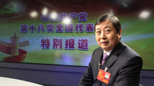 十八大代表，江蘇省江陰市華西村黨委書記、華西集團(tuán)董事長吳協(xié)恩