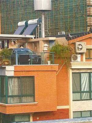 樓頂停了輛奧迪圖片來自網(wǎng)絡