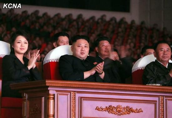 金正恩攜夫人李雪主看牡丹峰樂團演出 金正恩攜夫人李雪主看牡丹峰樂團演出