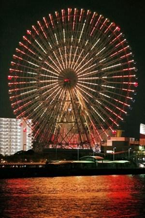 圖為該地晚上的夜景。