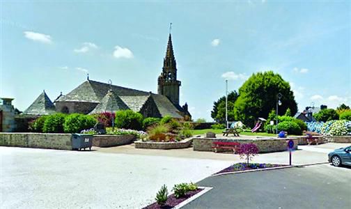 貝里揚村人口不足，歡迎年輕家庭遷居至此；卻對單純尋求投資的商人不感興趣。