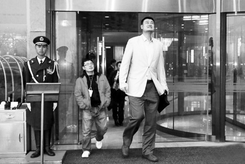 霧霾未散沙塵又至 一出門來(lái)滿臉沙