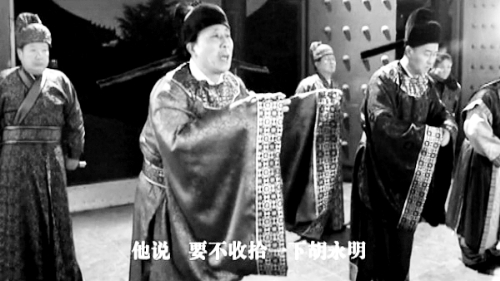 微電影中，“權貴人士”對“胡永明”多加陷害 視頻截圖