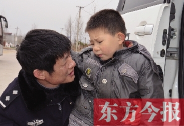 “雷鋒存折”儲蓄社會責任 支出人間大愛 “雷鋒存折”儲蓄社會責任 支出人間大愛