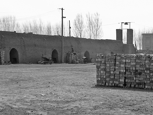 東張巨村的磚窯廠。