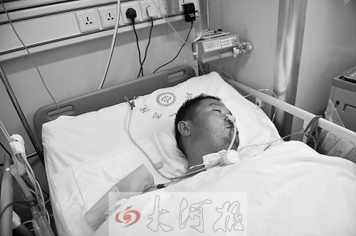 姚戰(zhàn)標因甲烷中毒，大腦受到損害，重度昏迷。