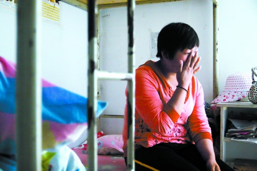 提起兒子的事，她忍不住落淚