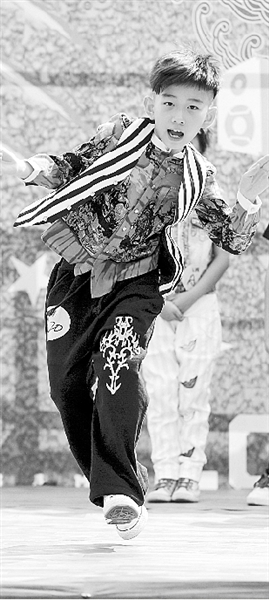 Hiphop （嘻哈舞）很受大眾喜愛(ài)