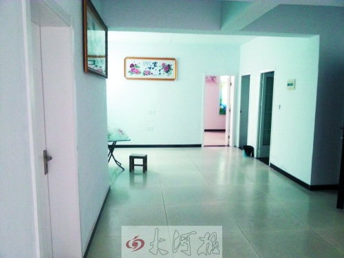 入住的居民說,這套廉租房面積超過100平方米。